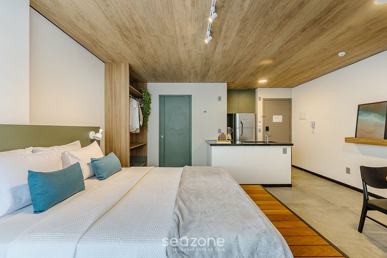 Estudio Moderno con Vista Lateral al Mar NWT1003