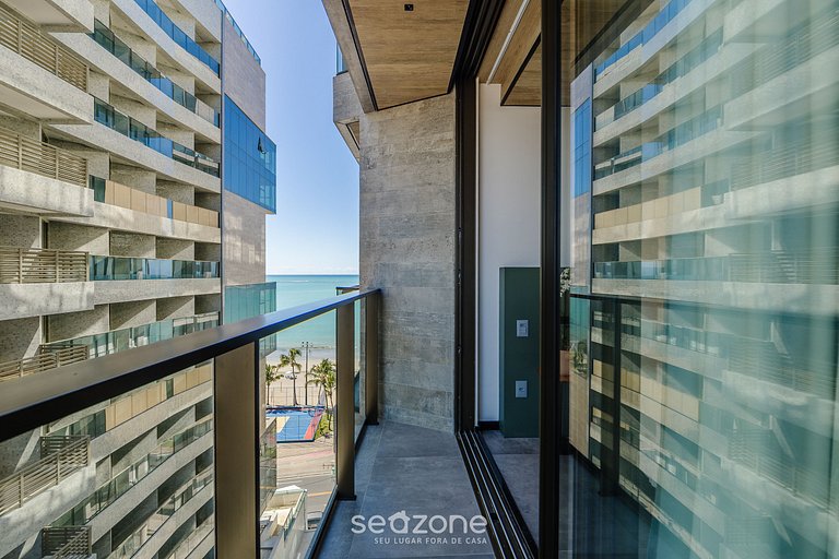 Estudio Moderno con Vista Lateral al Mar NWT1003