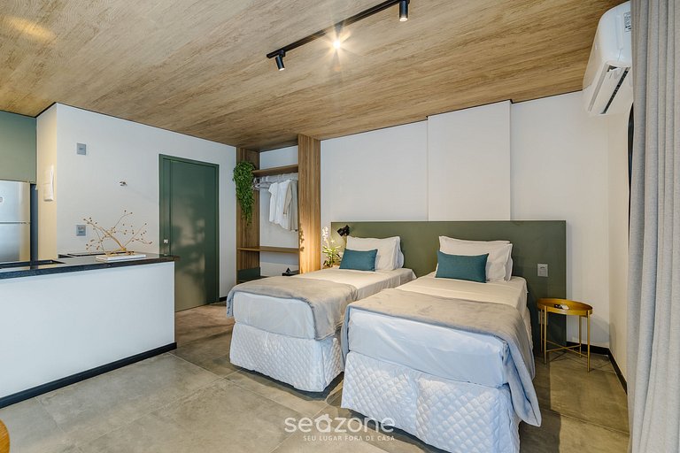 Estudio c/ Balcón y Vista Lateral al Mar | NWT1004