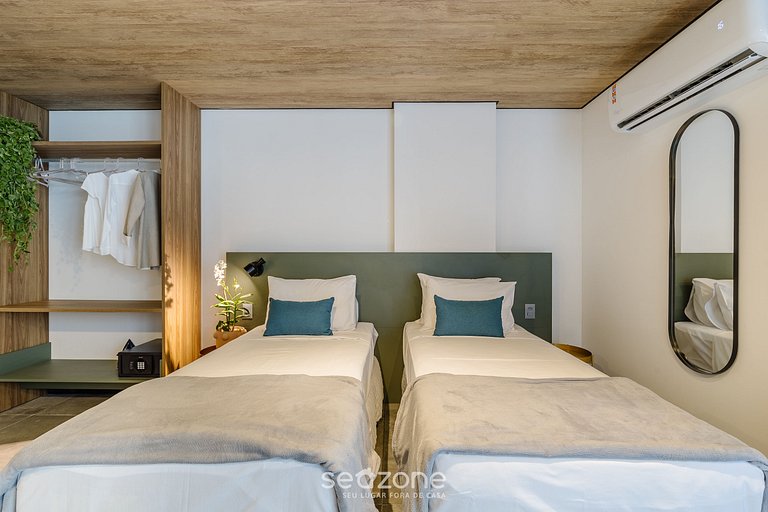 Estudio c/ Balcón y Vista Lateral al Mar | NWT1004