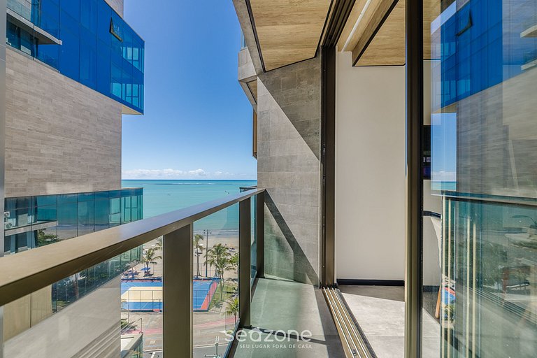 Estudio Moderno con Vista Lateral al Mar NWT1006