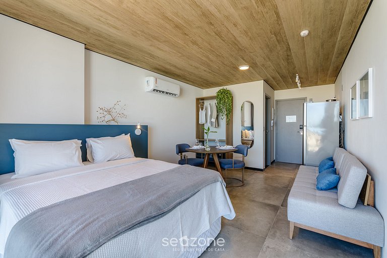 Estudio Moderno con Vista Lateral al Mar NWT1019