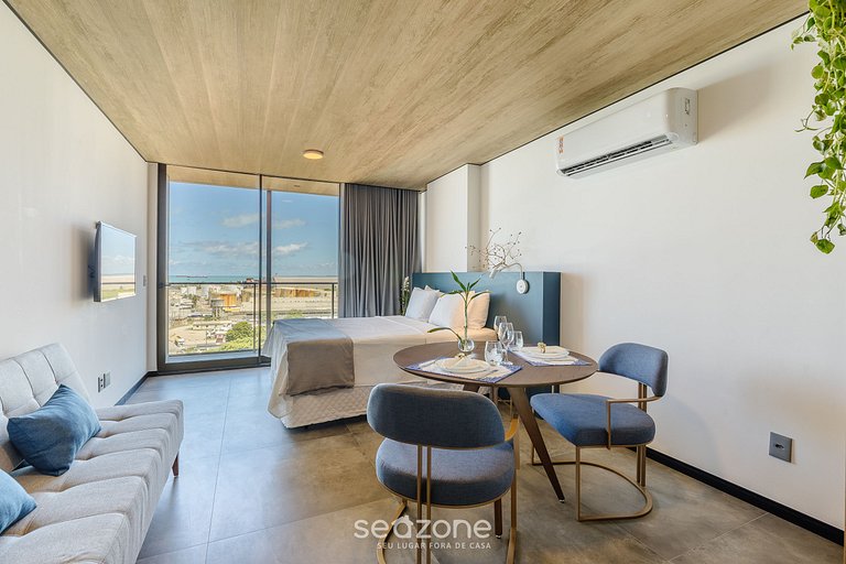 Estudio con balcón y vista lateral al mar NWT1021