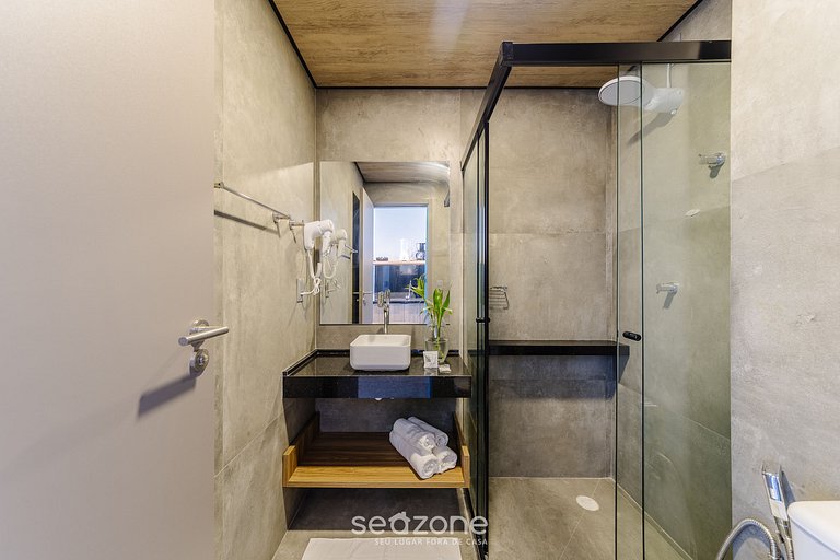 Studio c/ Varanda e Vista Lateral Mar | NWT1021