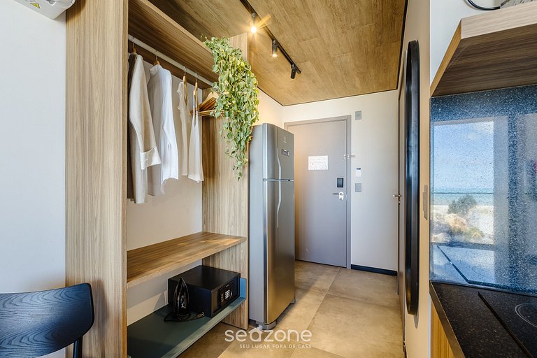 Studio c/ Varanda e Vista a 50m da Praia - NWT1022