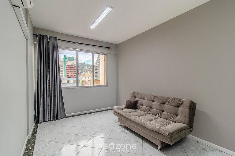 Apto Confortável no Centro - Floripa EJO0401