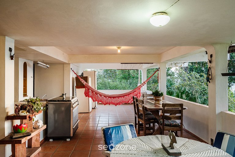 Casa vista mar em cond. a 10min da praia PEV025