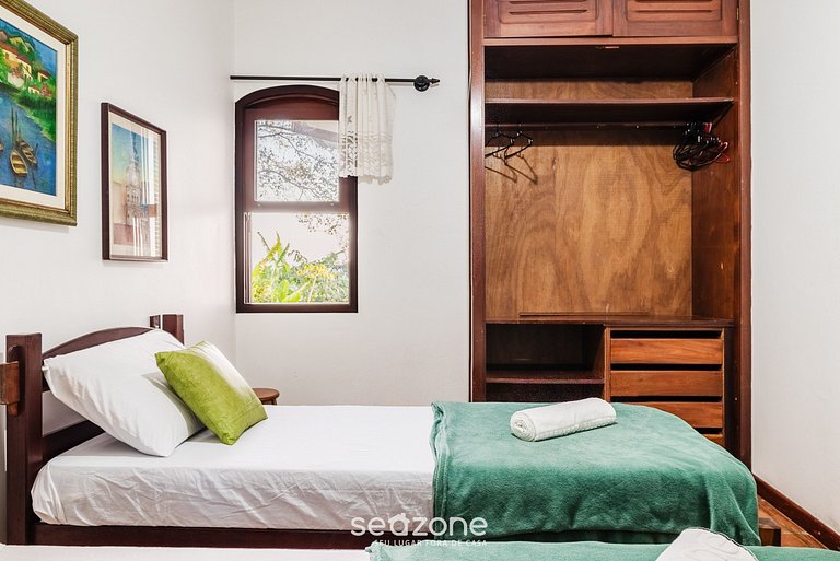 Casa vista al mar cond.10 min de la playa PEV025