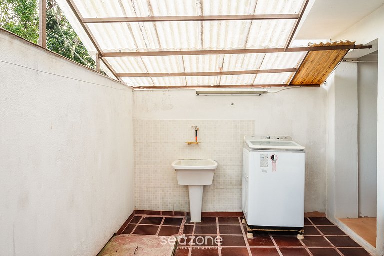 Casa vista al mar cond.10 min de la playa PEV025