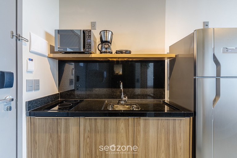 Estudio vista lateral al mar en frente mar NWT0813