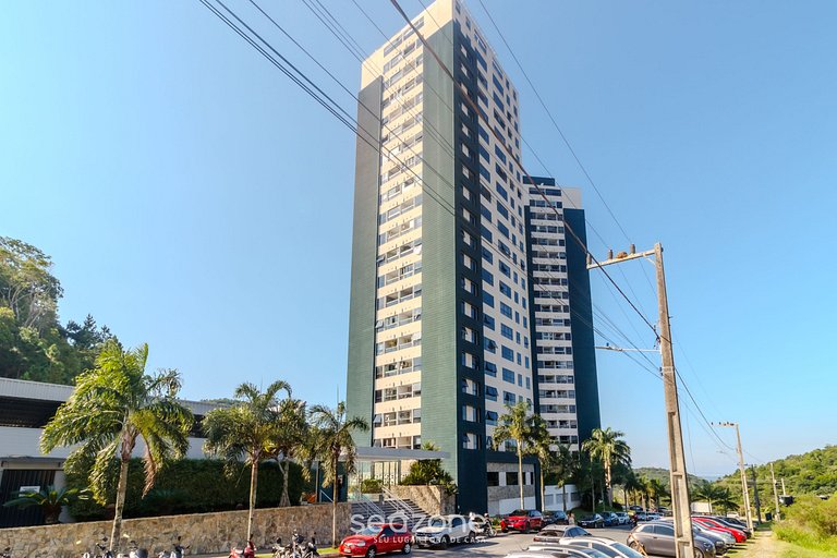 Hermoso apto en edificio con piscina MPB0034