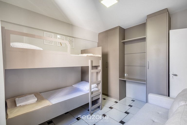 Apto beira-mar em Balneário Camboriú CET603