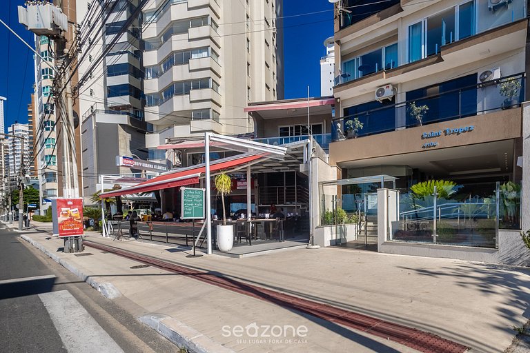 Apto beira-mar em Balneário Camboriú CET603