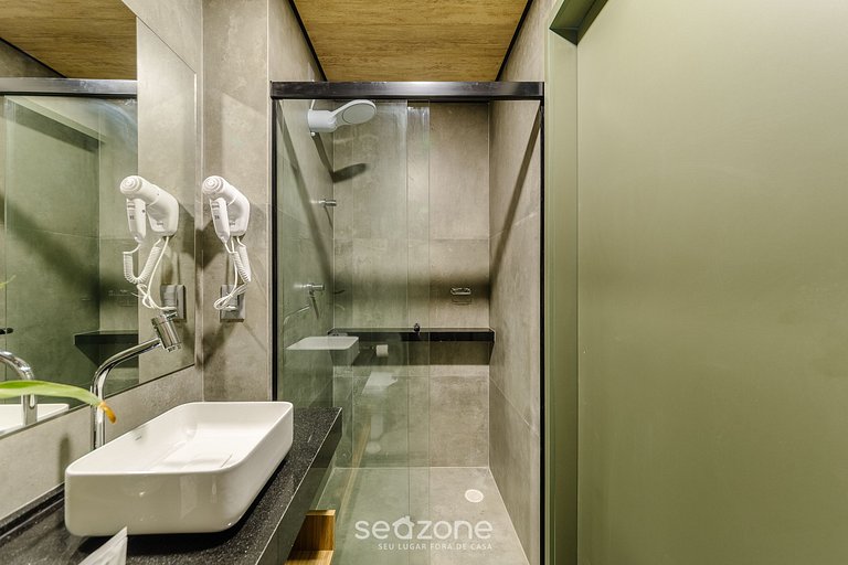 Estudio c/ Balcón y Vista Lateral al Mar | NWT0703