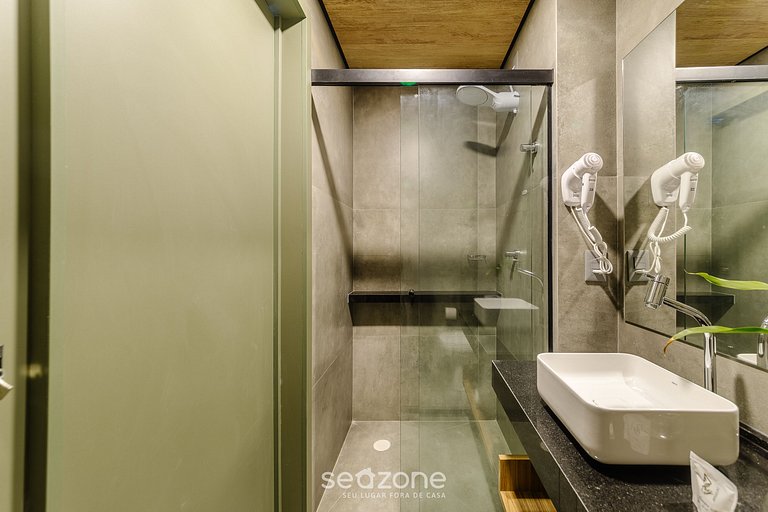 Hermoso estudio con vista lateral al mar NWT0706