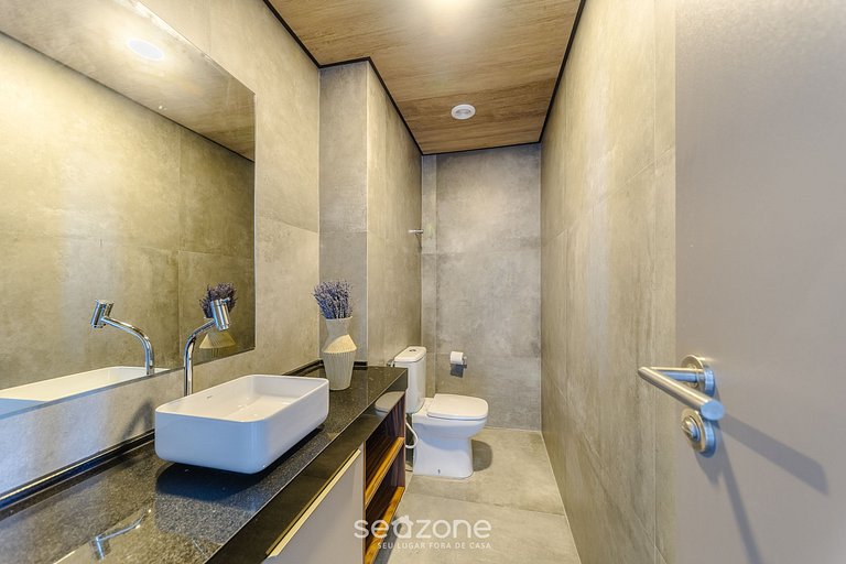 Apto con vistas al mar en primera línea de costa NWT0707