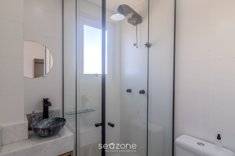 Apto 2Q c/ Churrasq. e vista 550m da Praia OMC1303