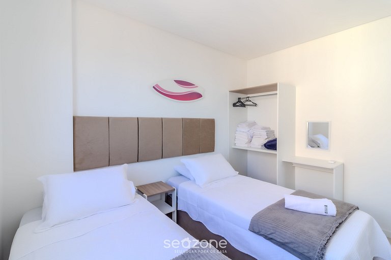 Apto 2Q c/ Churrasq. e vista 550m da Praia OMC1303