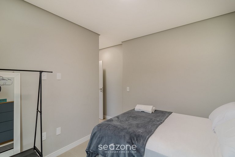 Apto 2Q com vista p/ o mar prox. da praia RTS0903