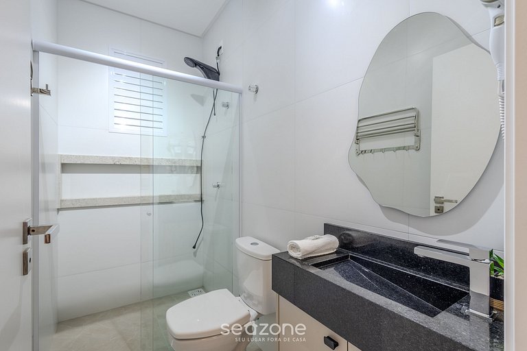 Depto moderno cerca de Playa Bombinhas ELF0407