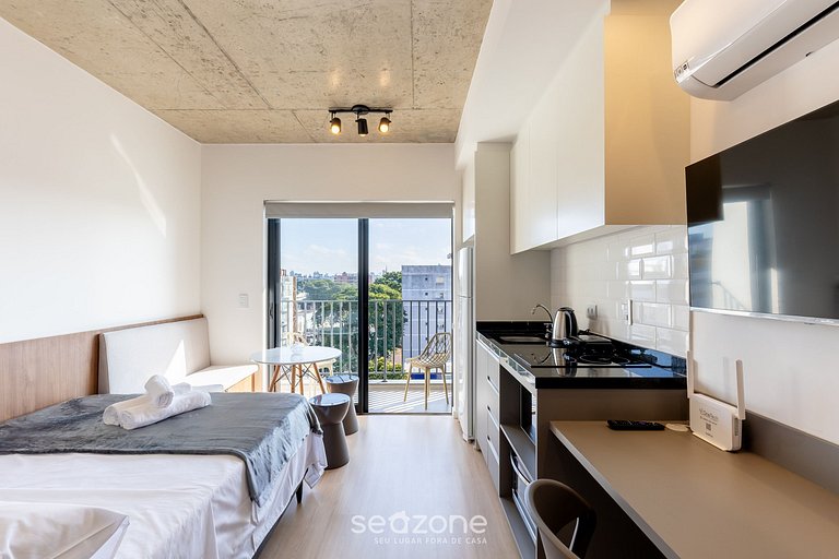 Studio em Cond. c/ academia a 350m da PUC EBI0603