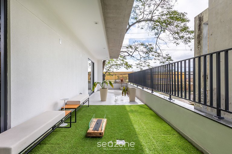 Studio em Cond. c/ academia a 350m da PUC EBI0603