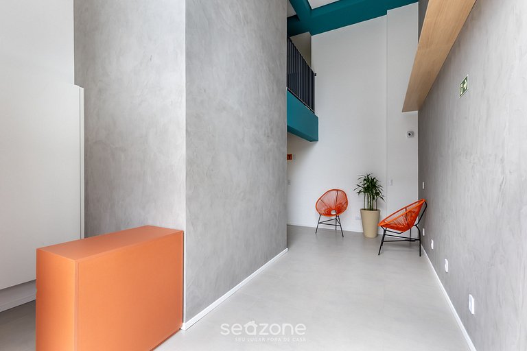 Studio moderno c/ varanda em Curitiba - EBI0304