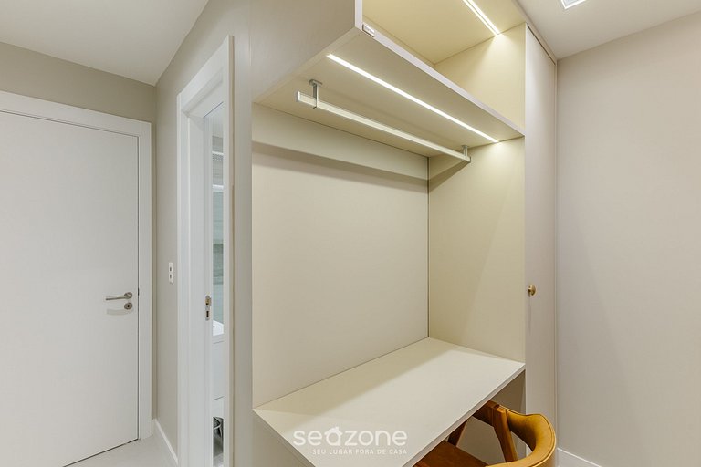 Apt em cond. c/ piscina e vista para o mar PET0008