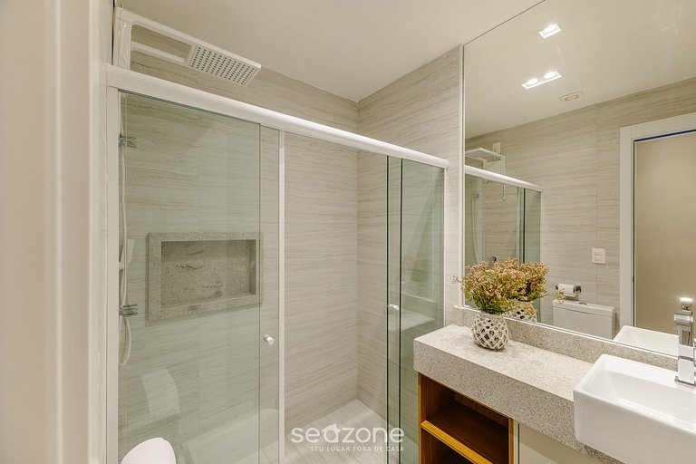 Apt em cond. c/ piscina e vista para o mar PET0008