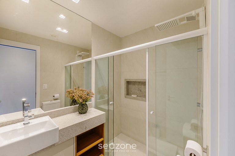 Ap en cond. con piscina y vista al mar PET0008