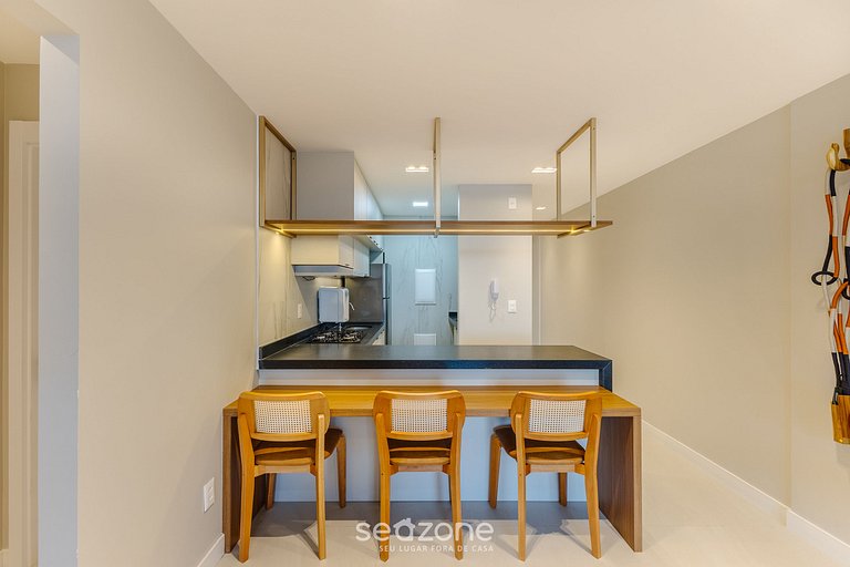 Apt em cond. c/ piscina e vista para o mar PET0008