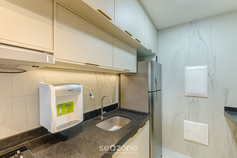 Apt em cond. c/ piscina e vista para o mar PET0008