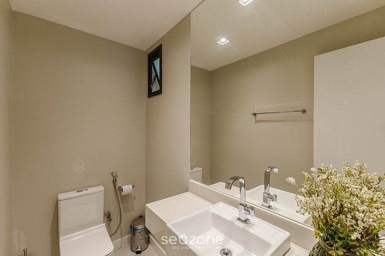 Apt em cond. c/ piscina e vista para o mar PET0008