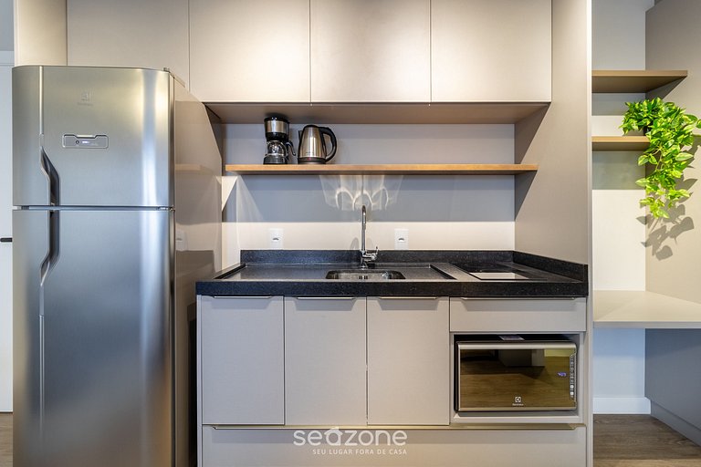 Estudio c/ balcón y vista urbana – CZZ0505