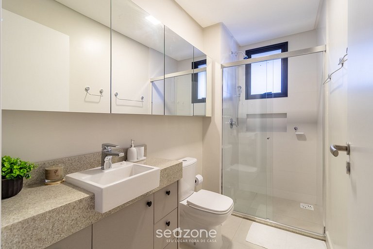 Studio c/ varanda e vista urbana – CZZ0505