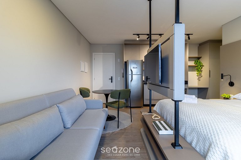 Estudio c/ balcón y vista urbana – CZZ0505