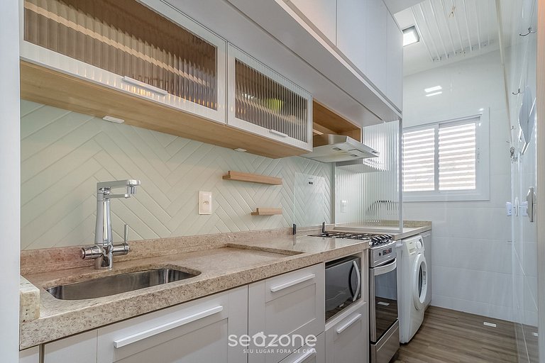 Apto c/ varanda gourmet a 800m da praia CBE0201