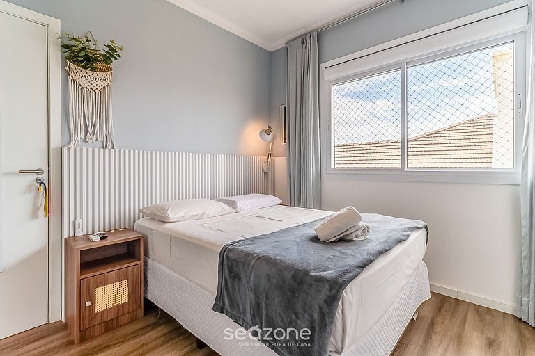 Apto c/ varanda gourmet a 800m da praia CBE0201