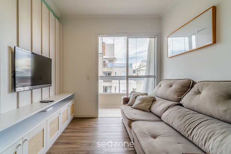 Apto c/ varanda gourmet a 800m da praia CBE0201