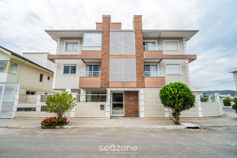 Apto c/ varanda gourmet a 800m da praia CBE0201