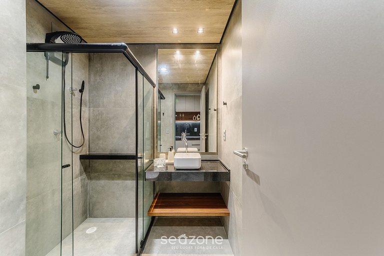 Estudio moderno con balcón a pasos del mar NWT1214