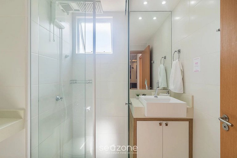 Apto com vista para a praia em Itajuba VAC5604