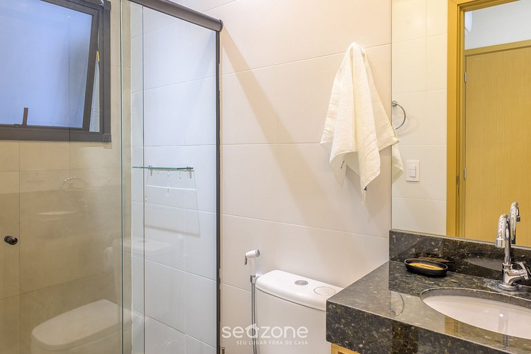 Apto c/ varanda gourmet a passos do Mar HRE0025