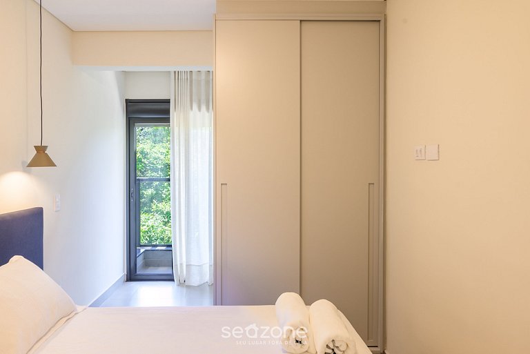 Apto c/ varanda gourmet a passos do Mar HRE0025