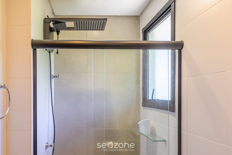 Apto c/ varanda gourmet a passos do Mar HRE0025