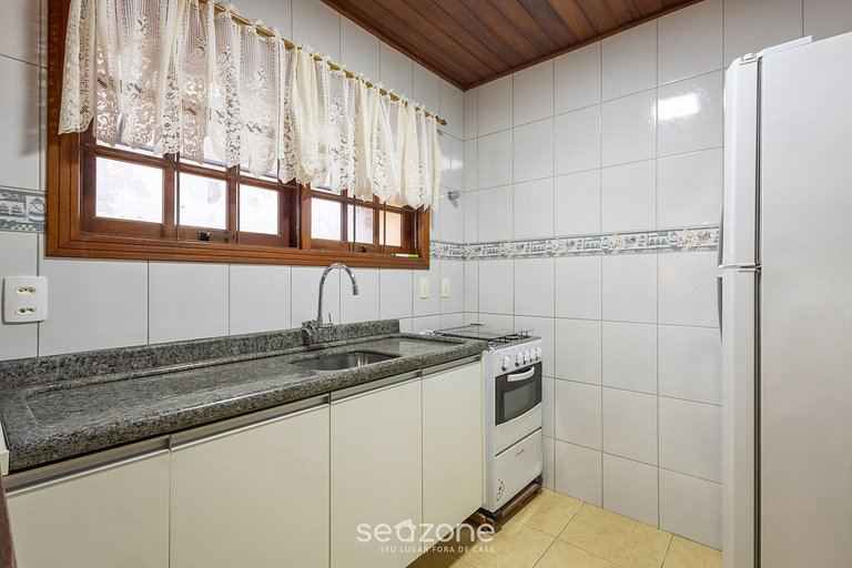 Casa encantadora c/ parrilla junto al mar MON0099