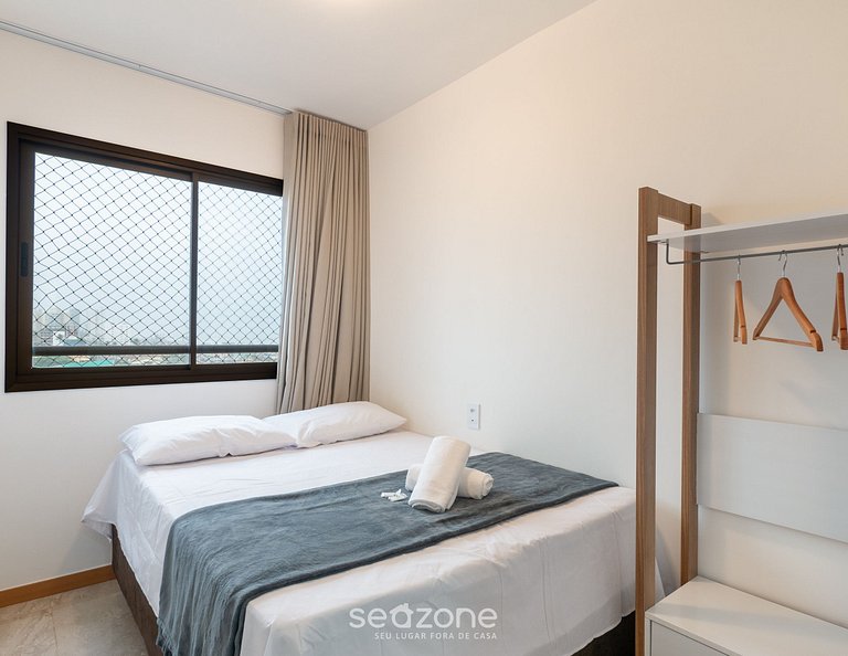 Apto c/ varanda e vista a 300m da Praia SOA0912