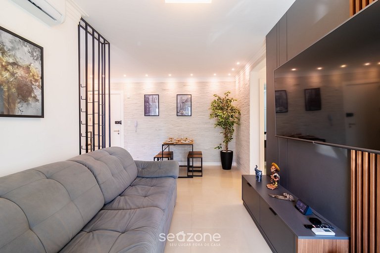 Apto c/ varanda e churrasq. proximo ao Mar GRI1305