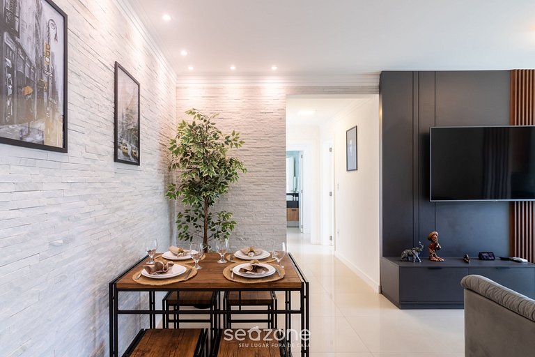 Apto c/ varanda e churrasq. proximo ao Mar GRI1305