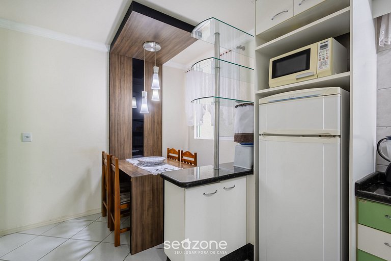 Apto c/ varanda a passos da Praia - OBS0201